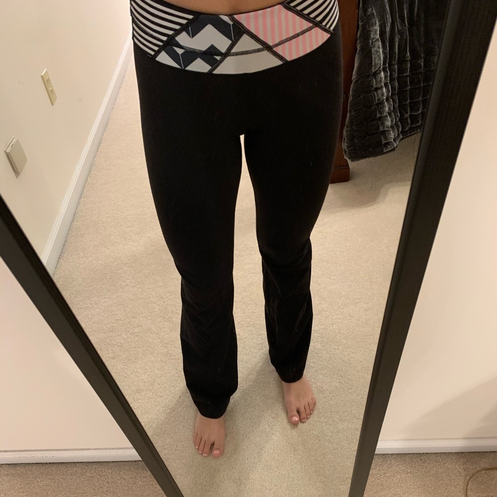 Lululemon black yoga pants